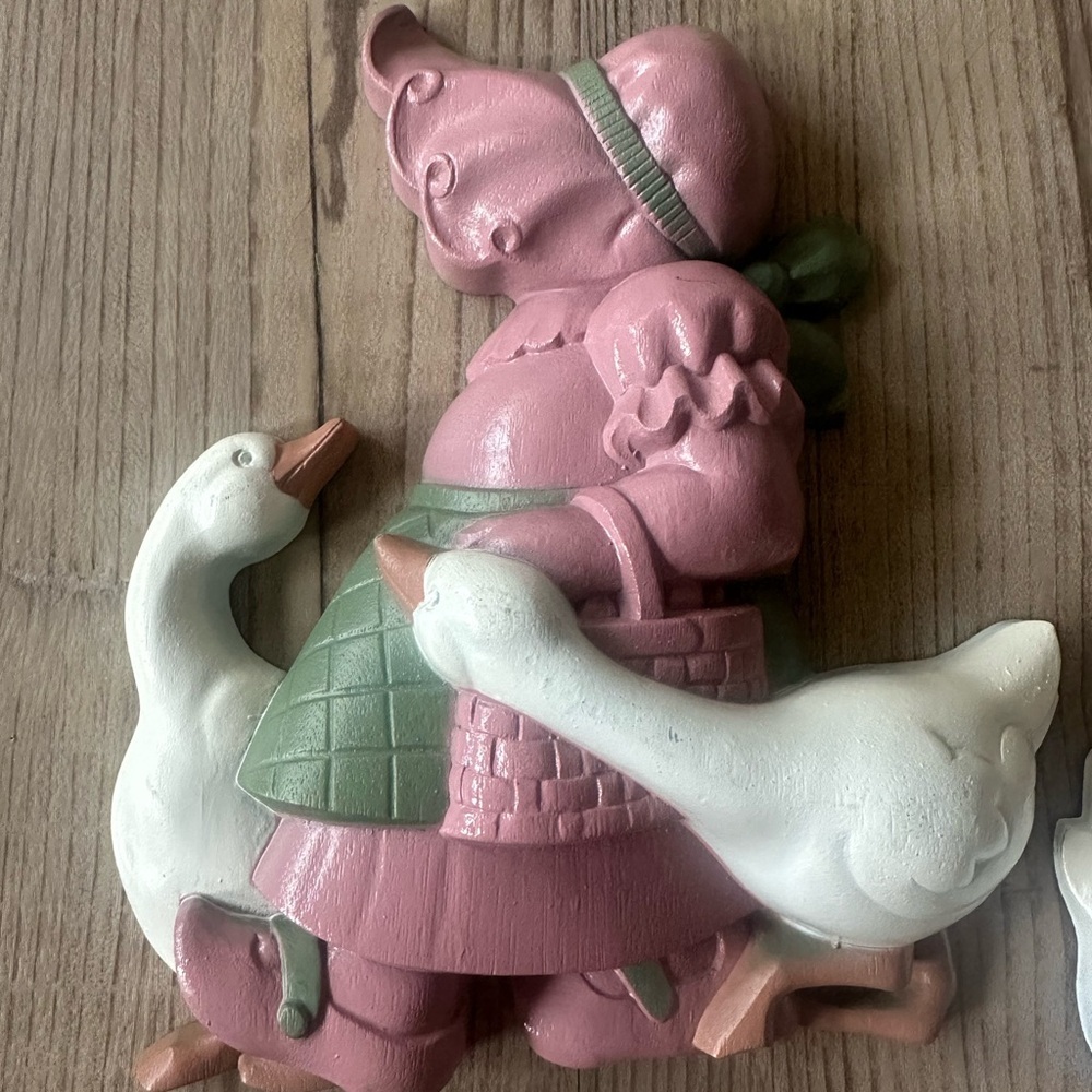 Grandmacore Girl and Goose wall plaques - Picture 2 of 6